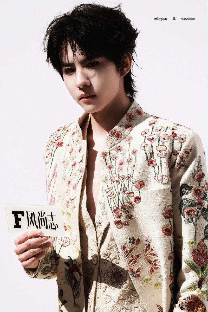 xiaoxindaily's tweet photo. Ohhhh he's so dangerously handsome!!!!! 😭😭😭

#LiuXuancheng 
#LiuXuanchengxRahulMishra
#RahulMishraCouture https://t.co/YaTz5dIUgT