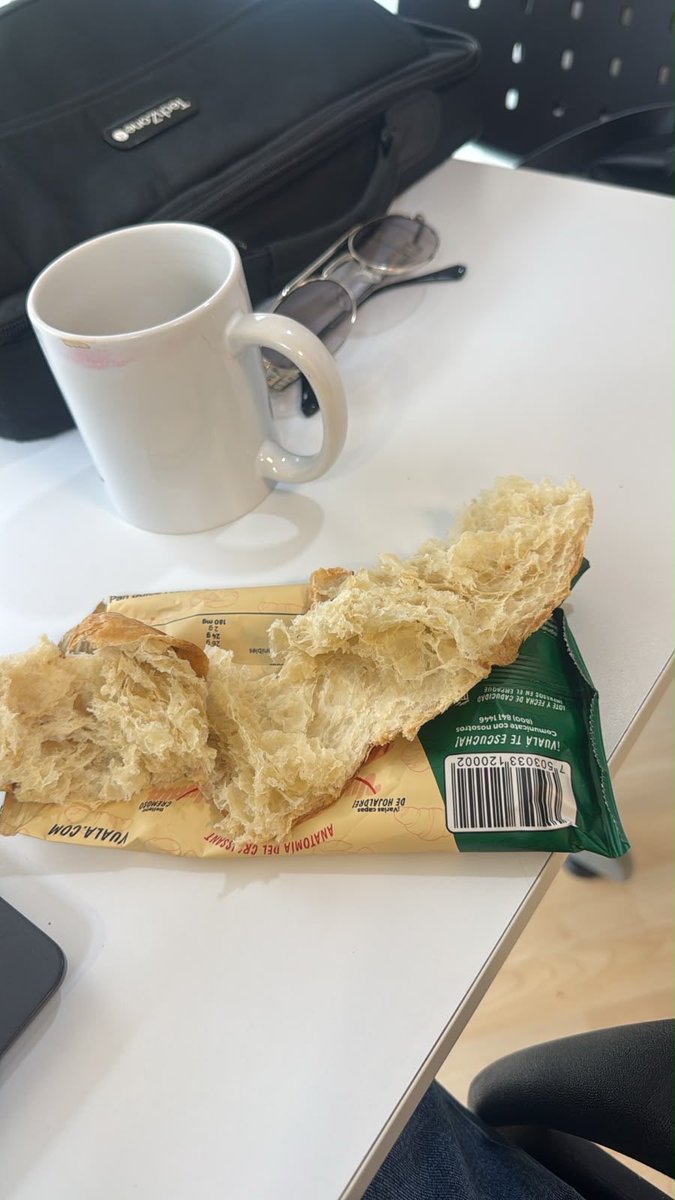 huafflo's tweet photo. @gamesa_mx @VualaMexico Mi vuala viene sin chocolate, que pasó ahí? Exijo mi chocolate https://t.co/KJJUc3CXuq