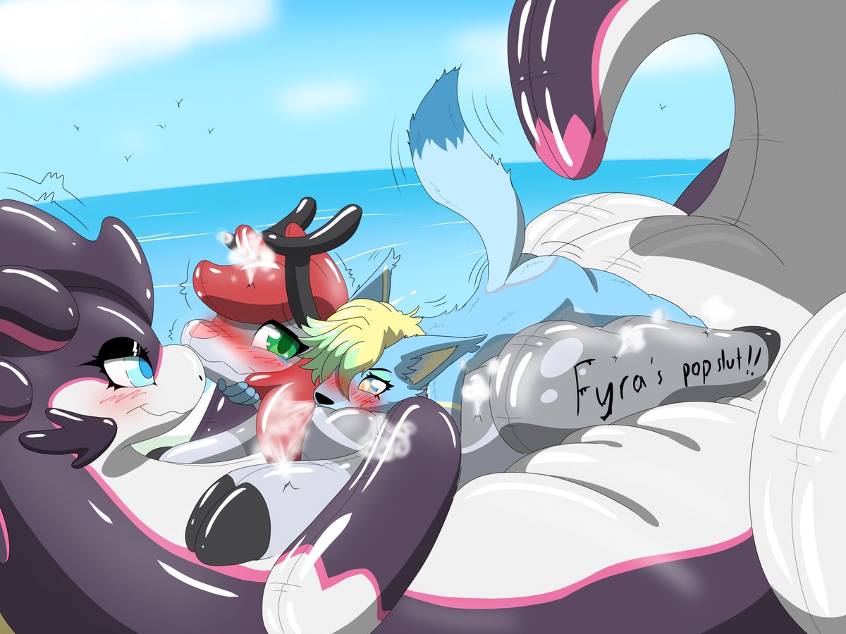 RuryTt53599's tweet photo. Inflatable wrestling 
Comms for @thirstybappers https://t.co/XDLpCyRgur