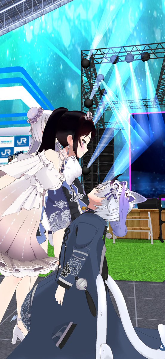MiixREALITY's tweet photo. 寝落ちたであろう者で遊ぶ図ヾ(*ΦωΦ)ﾉ ﾋｬｯﾎｩ https://t.co/ZH3zWGukvo