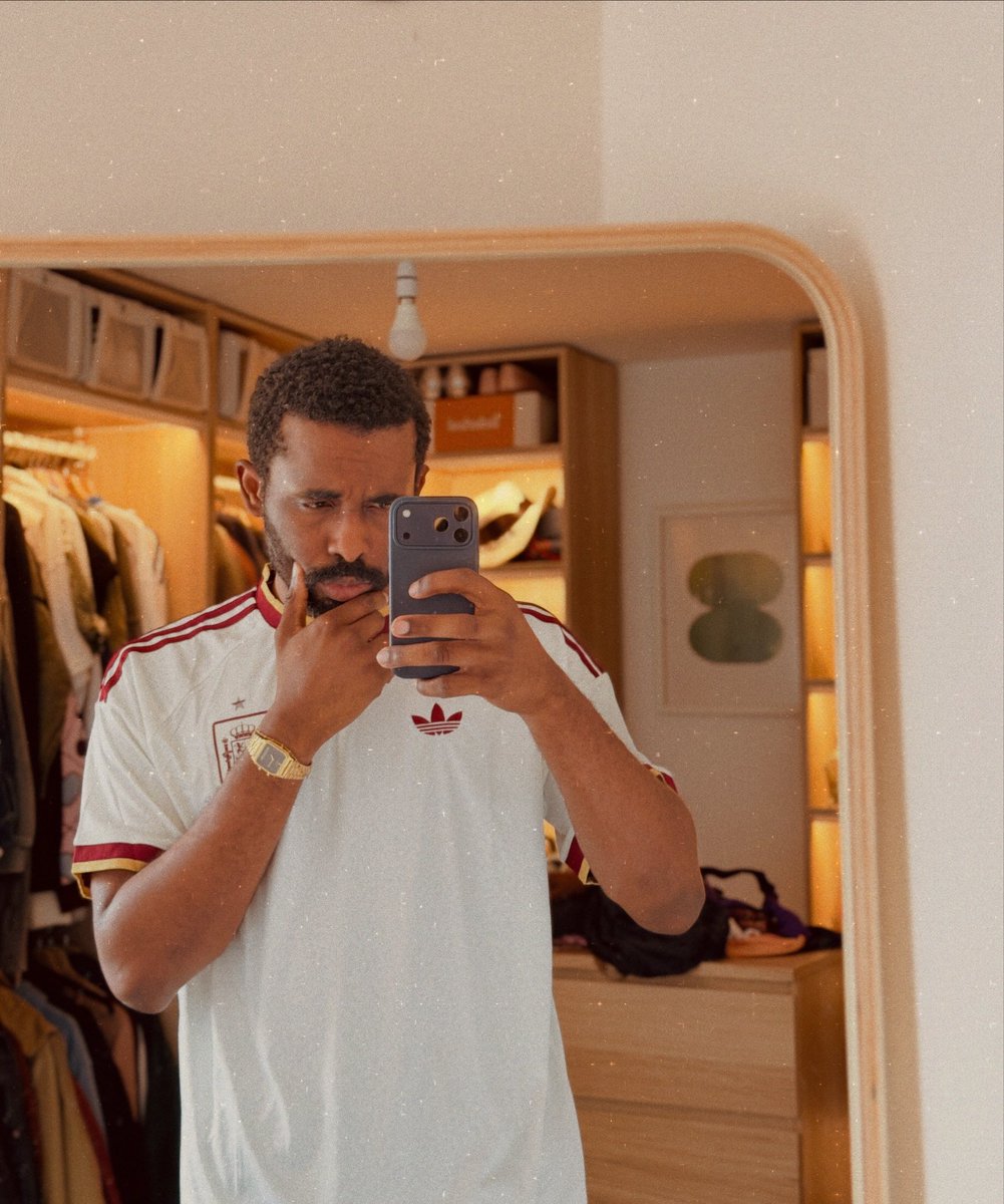 the_Lawrenz's tweet photo. Yesterday, I wore a Brazil’s jersey, they lost. 

Today I’m going to put on Spain’s kit. 

Let’s find out if I’m the problem. https://t.co/mjc3MoF0Zh