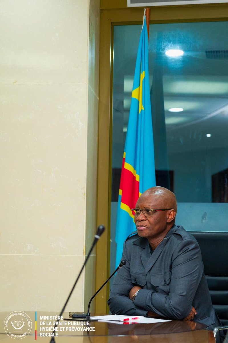 MinSanteRDC's tweet photo. Le Ministre de la Santé Publique, Hygiène et Prévoyance Sociale, Dr Samuel Roger Kamba, a réuni les responsables des principaux hôpitaux publics et privés engagés dans le programme de gratuité des soins de la mère, du nouveau-né et de l’enfant.

À cette occasion, il a réaffirmé l’engagement �� régulariser progressivement les arriérés de paiement et à assurer, dès le mois de juillet, le paiement régulier des prestations couvertes par le programme.

Les établissements de santé ont salué ces mesures et réitéré leur volonté de poursuivre la prise en charge des femmes enceintes, des nouveau-nés et des enfants.