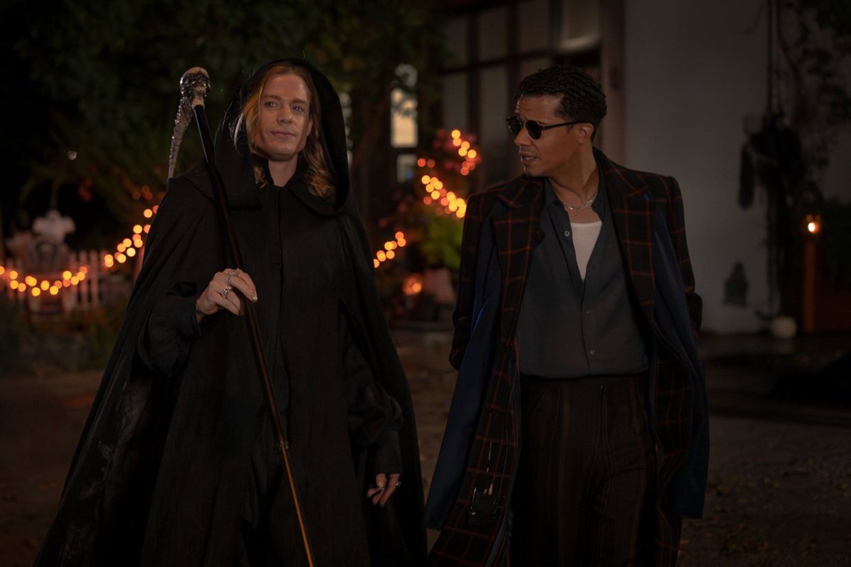 mylelio's tweet photo. of course he’s the grim reaper, ctfu. 265 years old and he’s dressing up for halloween while louis wears a normal adult outfit 😭 he’s perfect https://t.co/20KD3J4E26