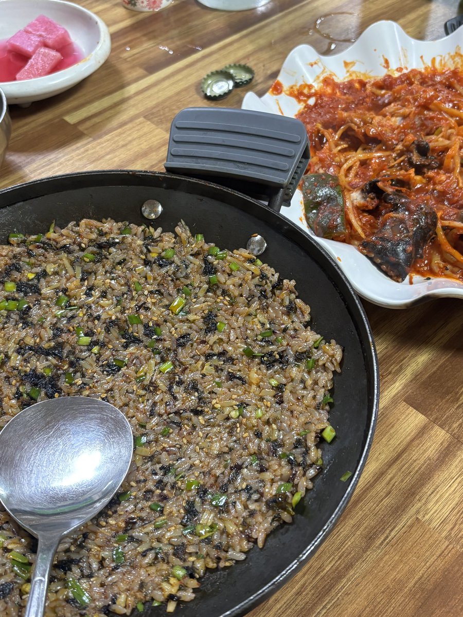 B9oooU's tweet photo. 📍망원 본가마산아구찜
여기 진짜 마싯서요... 사장님께 볶음밥 누룽이 꼭 긁어달라해주십쇼...... 한 3년 전부터 다녔던 찐맛집입니다!!!!!!!!!!!!!!!!!!!!!!!!!!! https://t.co/wvoU8LSZ9n
