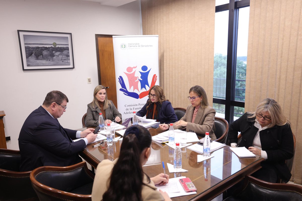 SenadoresPy's tweet photo. Sesiona la Comisión de Familia, Niñez, Adolescencia y Juventud, presidida por la senadora @lizarellapy, asisten los legisladores miembros @DionisioAmarill, @SenaHermelinda y @pipodiazveron

📍 Sala de reuniones de la vicepresidencia segunda, tercer piso del #SenadoPy https://t.co/uXhi48TY7x