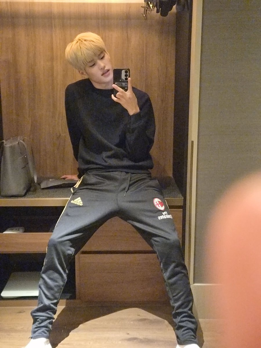 riize_archives's tweet photo. 260707 💂‍♂️💭 https://t.co/MTEloBOTHI