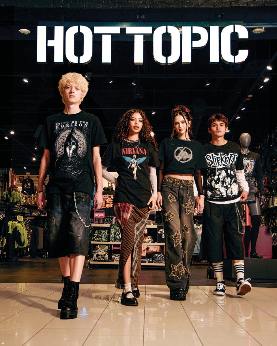 Hot Topic tweet media