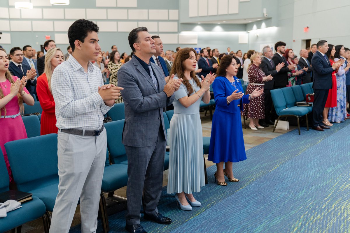 MLPiraquive's tweet photo. Fotografías de la enseñanza Juan 12, presentada el 5 de julio de 2026 en las sedes de la Iglesia de Dios Ministerial de Jesucristo Internacional. @IDMJIoficial 
https://t.co/MVPR3lvSVM https://t.co/McKt4ijSiD