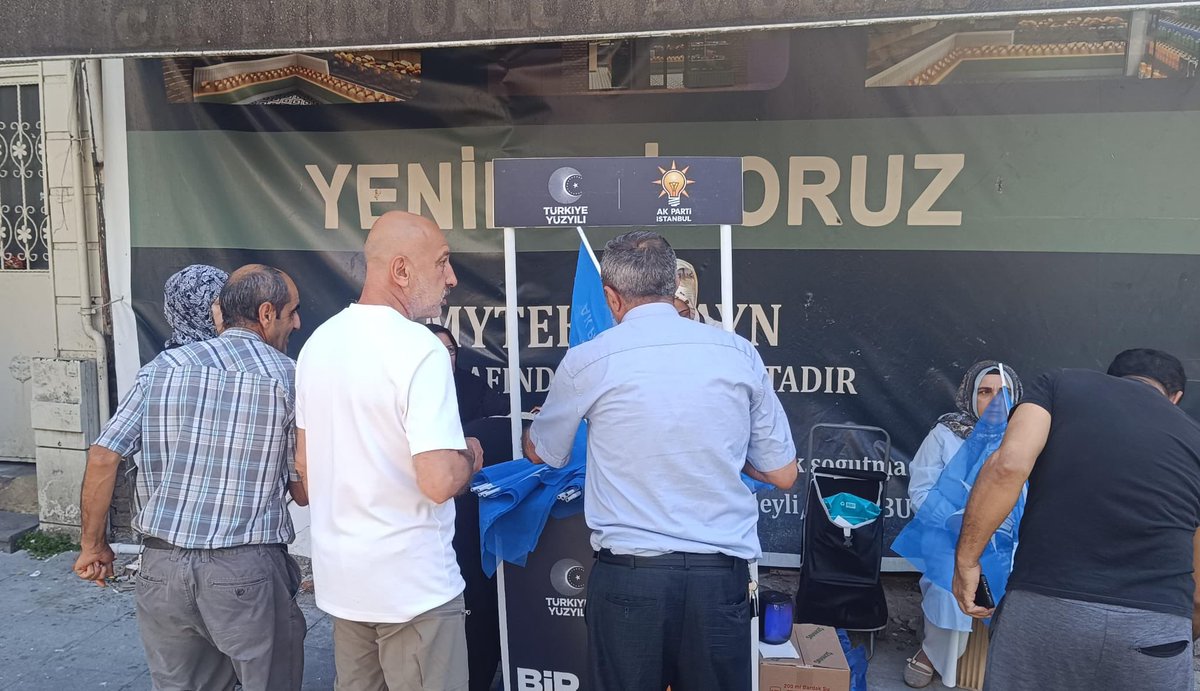 akkadinfatih's tweet photo. Teşkilatımızla birlikte AK Noktalardayız. Hemşehrilerimizle bir araya gelmeye, gönüllere dokunmaya ve yeni üyelerimizi AK Ailemize kazandırmaya devam ediyoruz.

AK Ailemize katılan kıymetli komşularımıza hoş geldiniz diyoruz 🇹🇷 https://t.co/uapMXIIepg
