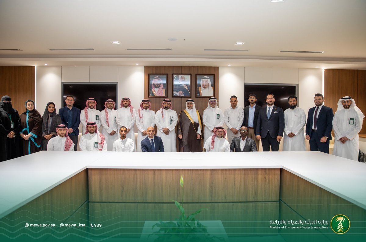 MEWA_KSA's tweet photo. معالي نائب الوزير يرعى إطلاق مسرعة برنامج سحابة بنسختها الثانية، بهدف تنمية منظومة ريادة الأعمال وتسريع نمو الشركات الناشئة في القطاع. https://t.co/Um20zLjEXV
