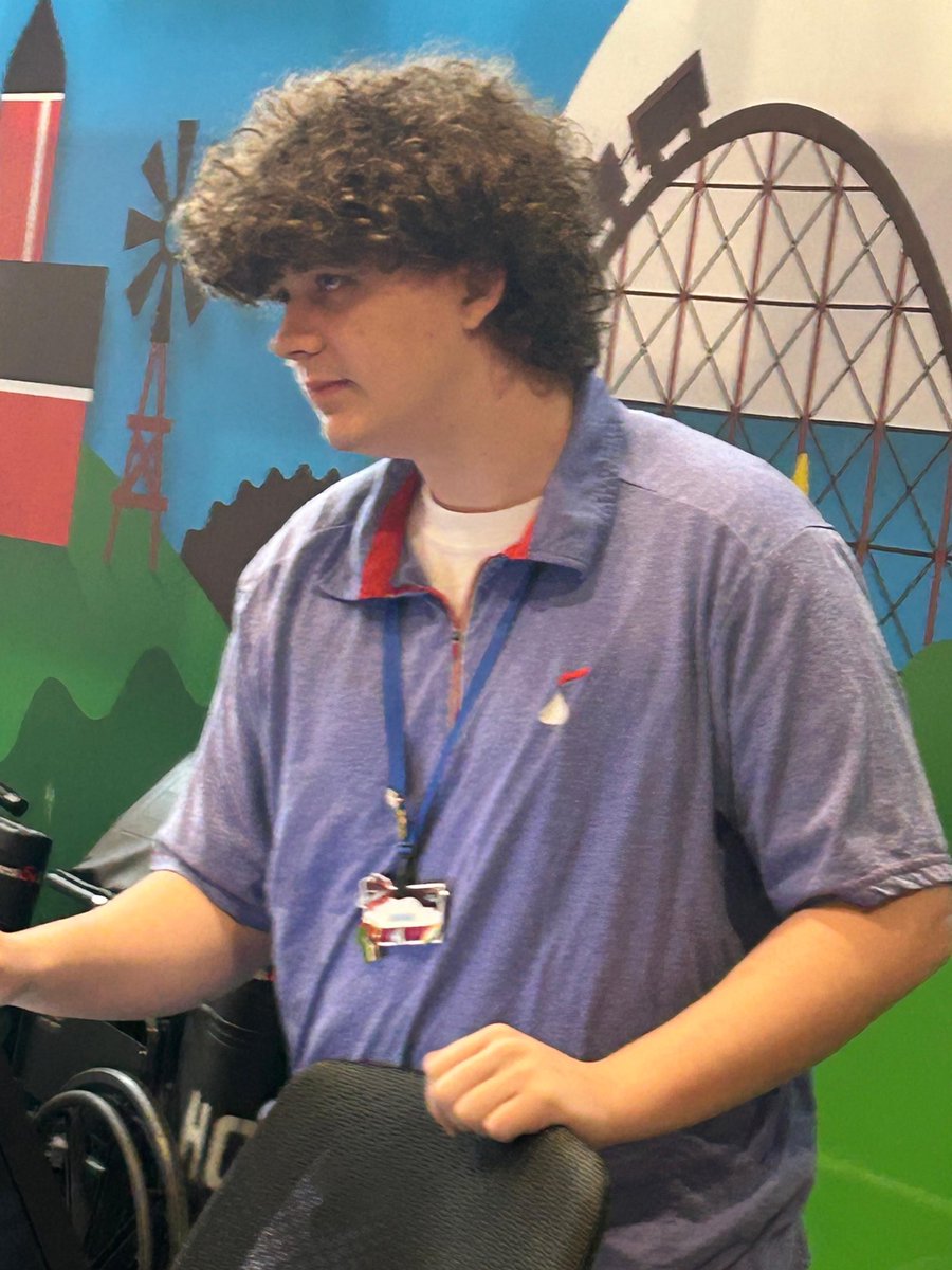 RedElephantbyks's tweet photo. While at Hershey’s chocolate world today, I came across an employee named Lucas who wore Palestinian flag while we were about to purchase tickets for a trolley ride. We immediately stopped our transaction, and told his manager. I hope Hershey takes it seriously and fires him. https://t.co/6jSAEet7sB