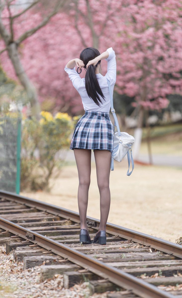 vbehui's tweet photo. 《JK的背影》 https://t.co/nnQkFXAniP