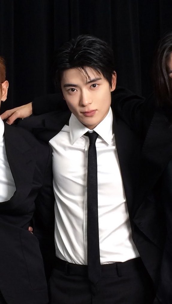 lilpwnjh's tweet photo. หน้าโคตรเว่ออะ จะบ้ากับความหล่อ https://t.co/AFhJdQSreE