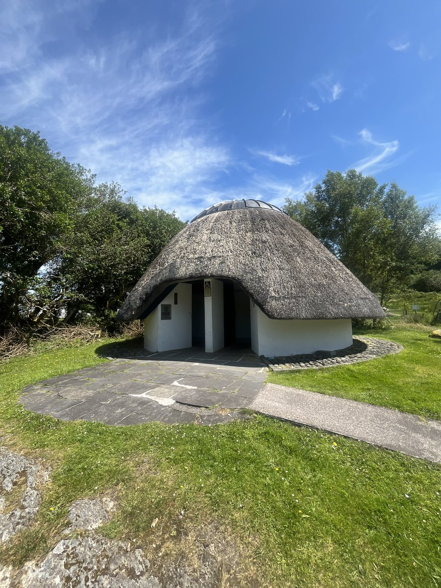CMATfan69's tweet photo. best toilet in ireland 2002 https://t.co/oJczjfhscO