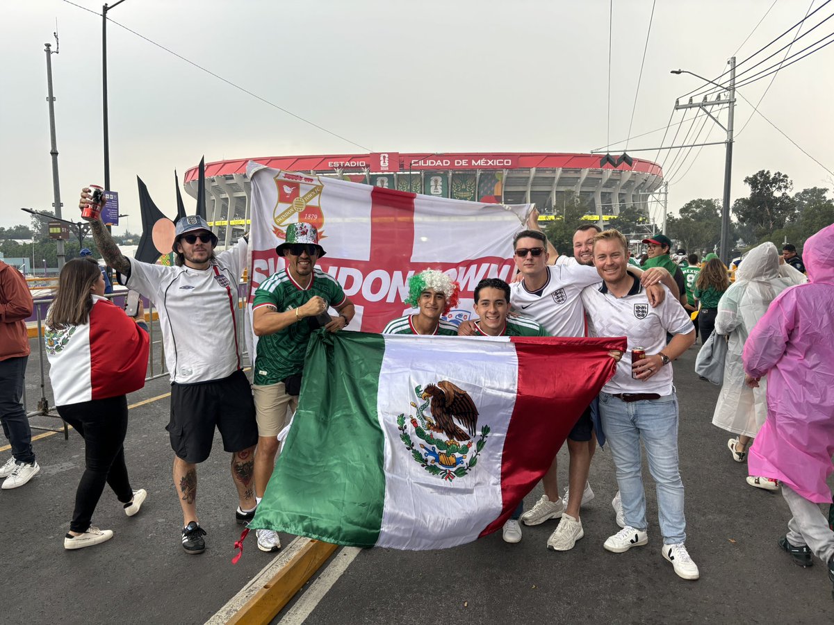 EdenJeffrey's tweet photo. That was fucking special. In terms of stadium, atmosphere and people Mexico and Azteca best I’ve ever seen. What a night https://t.co/c61QZf3FZA