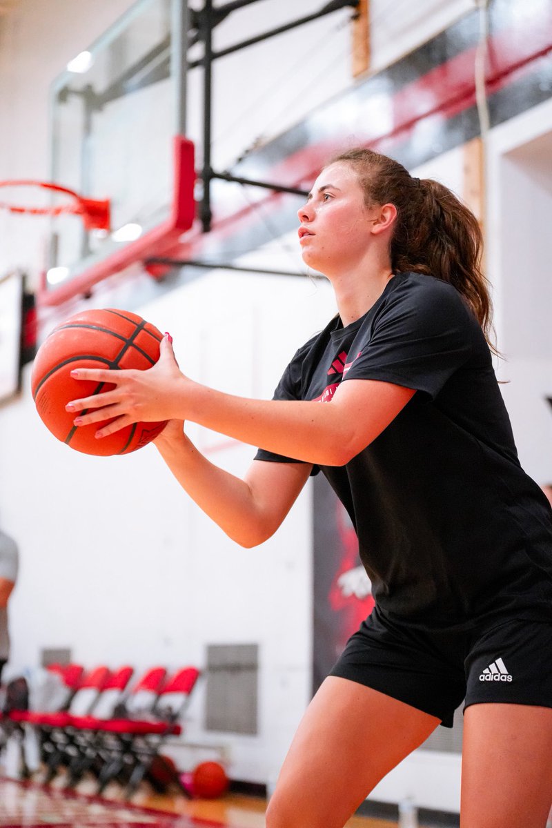 MiamiOH_WBB's tweet photo. Feels good to be back 😮‍💨

#RiseUpRedHawks | #MiamiOHWBB | #Get2It https://t.co/rbILwgjav3