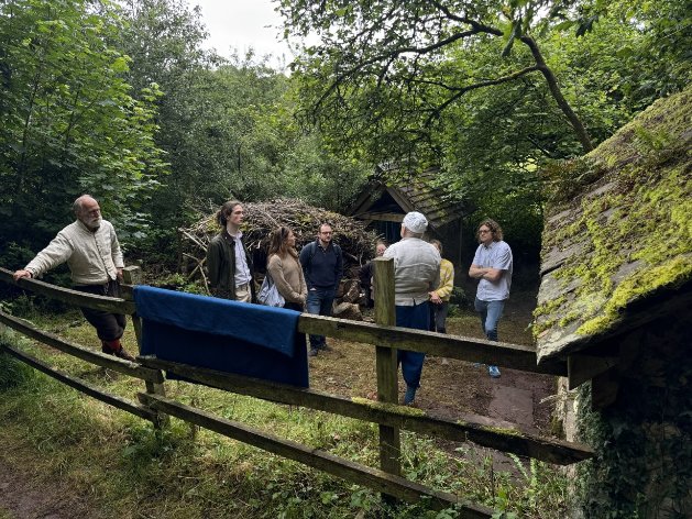 JonathanRhind1's tweet photo. The JRA team recently undertook a fascinating CPD tour of Bullace Hill Living History in the Monmouthshire countryside. The 10 acre agricultural site has been returned to how it would have been in the 16th century. An unusual, educational, thought-provoking day #livinghistory https://t.co/ZZwoaKiTSt