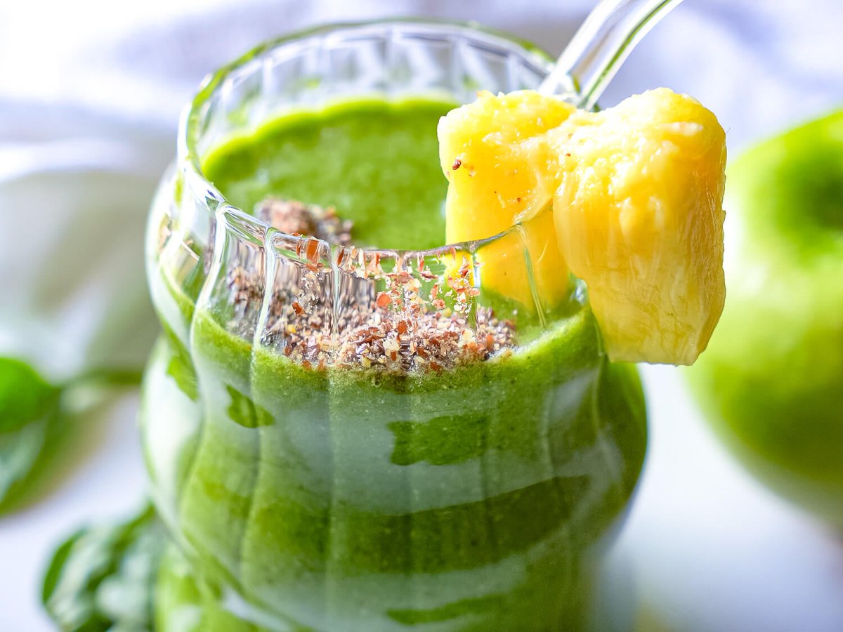 elicitfolio's tweet photo. 🎉New week, new goals! Here's another smoothie recipe to help you detox all the good food you had over the weekend! Cheers! 🎉 - https://t.co/ZJFrLvTBL6 https://t.co/FrB7mJAm5p