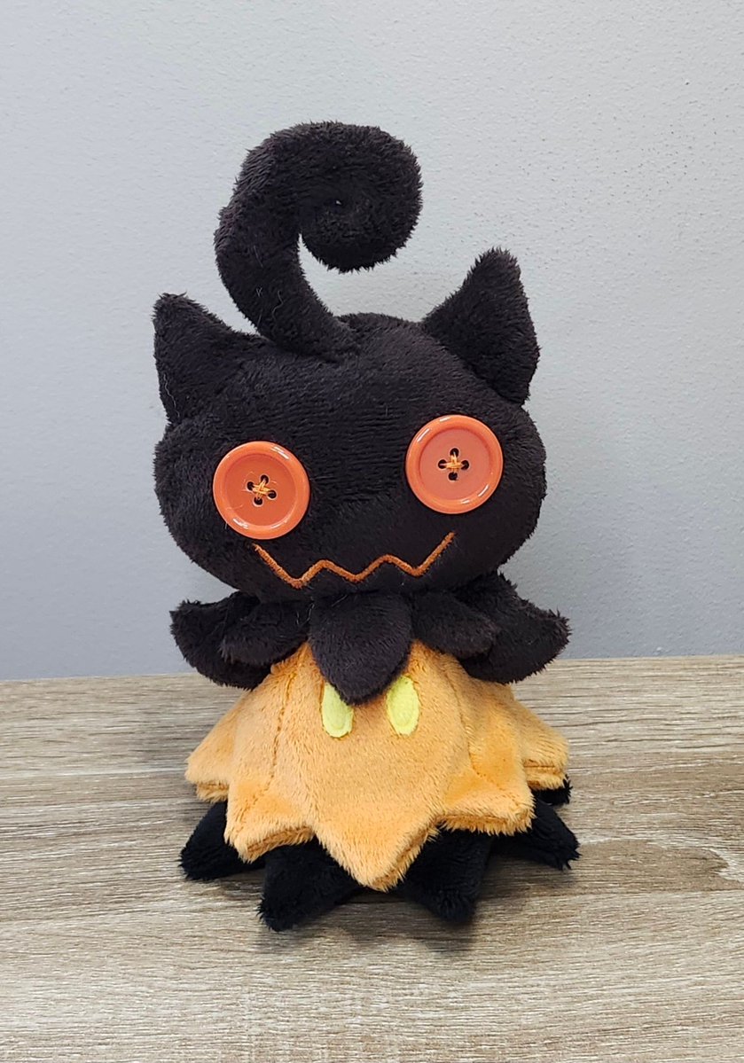 HazelOddities's tweet photo. Pumpkaboo Mimikyu!! https://t.co/PQVf8Y5r6O