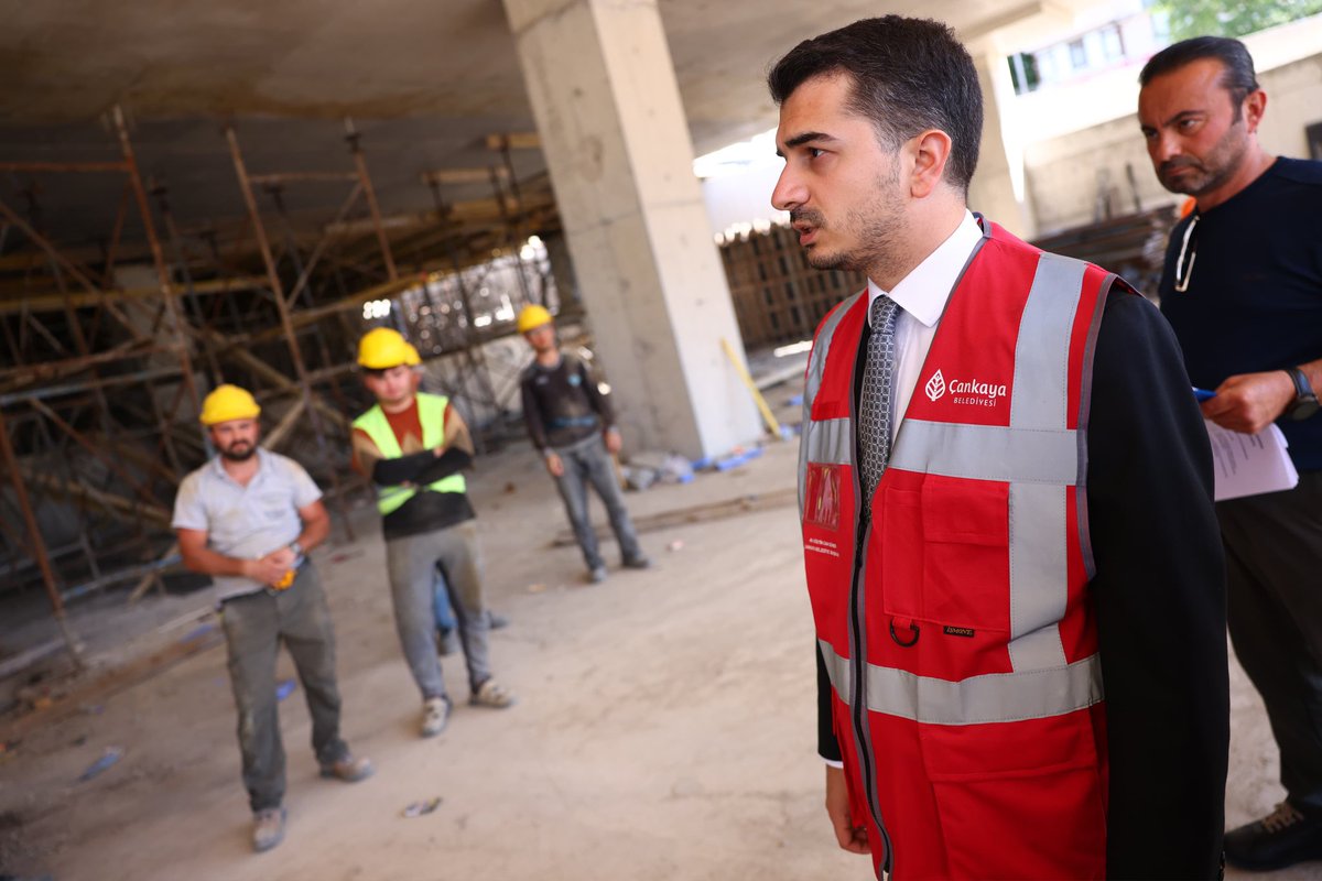 hcanguner's tweet photo. 📍Birlik Mahallesi

Modern bir yaşam alanı olarak hayata geçireceğimiz Kapalı Pazar Yeri inşaatımız hızla ilerliyor. 

Tesisimizde ayrıca Çankapp uygulamamız üzerinden gerçekleştireceğimiz anketle komşularımızın taleplerine göre işlevlendirilecek olan bağımsız bölümlerimiz de yer alacak. 

Çankaya’mızı daha ileriye taşımak için var gücümüzle çalışmaya devam edeceğiz.