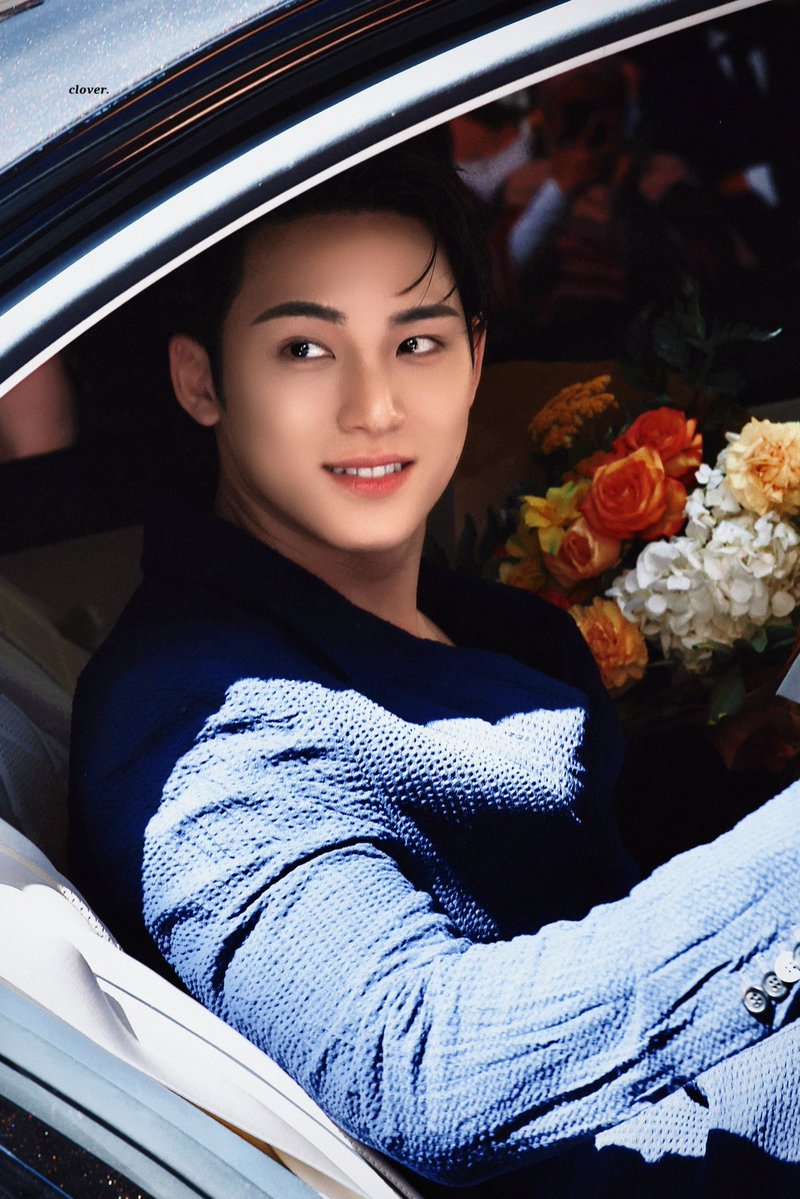 clovermg_'s tweet photo. 260706 DIOR

💐💐

#MINGYUxDior #DiorCouture
@Dior @pledis_17 https://t.co/yAbrAvX8fm