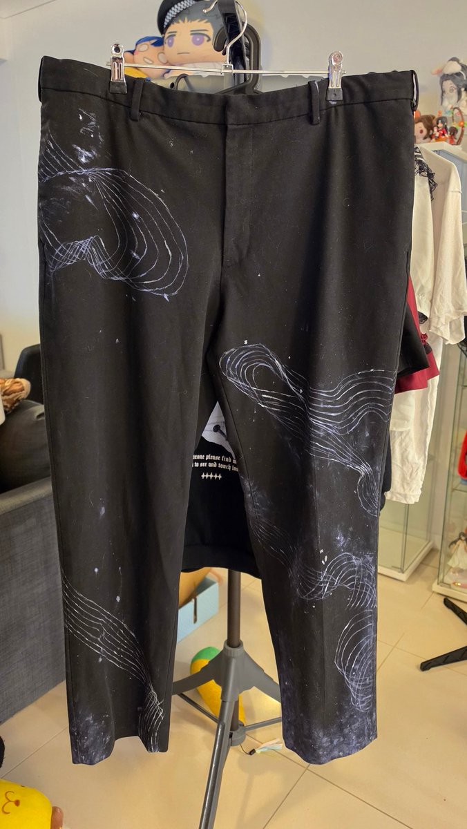 midnightfa1r's tweet photo. T minus 6 days to wearing 🧬 2.0 and he's mostly done! I'm just waiting on a few things to arrive at this point and fly out in 2 days for SMASH con where I'll be wearing him. And thank you to @/strawberricha for quickly sewing the waist piece since I have nill sewing prowess https://t.co/GXCzvRpWwE