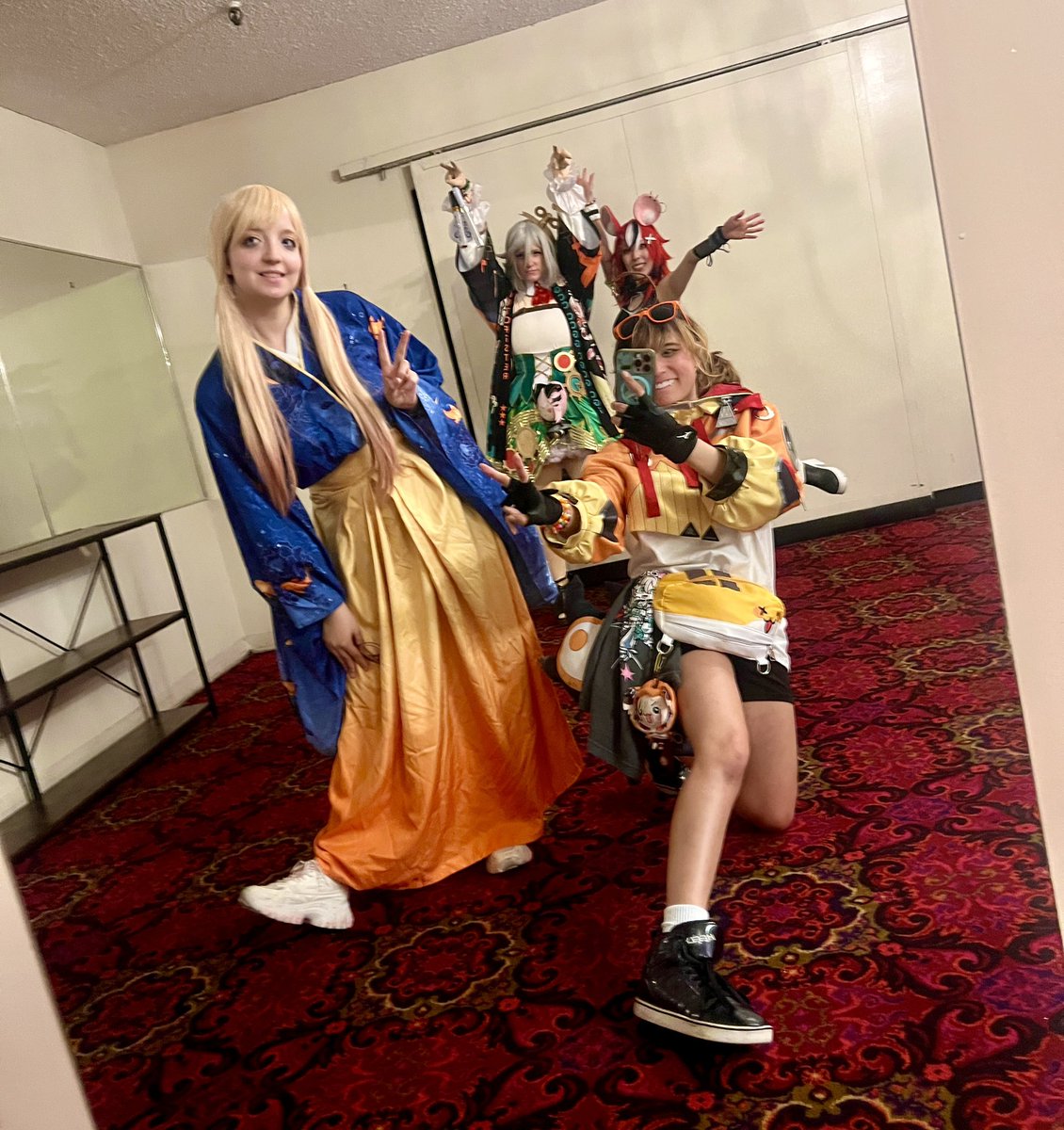Bananahpeelowo's tweet photo. Cute people ONLY in this pic 🙂‍↕️💕!!!#Immergination #rkggk #ameliaRT #BaelzBrush https://t.co/PLwdeIN98D