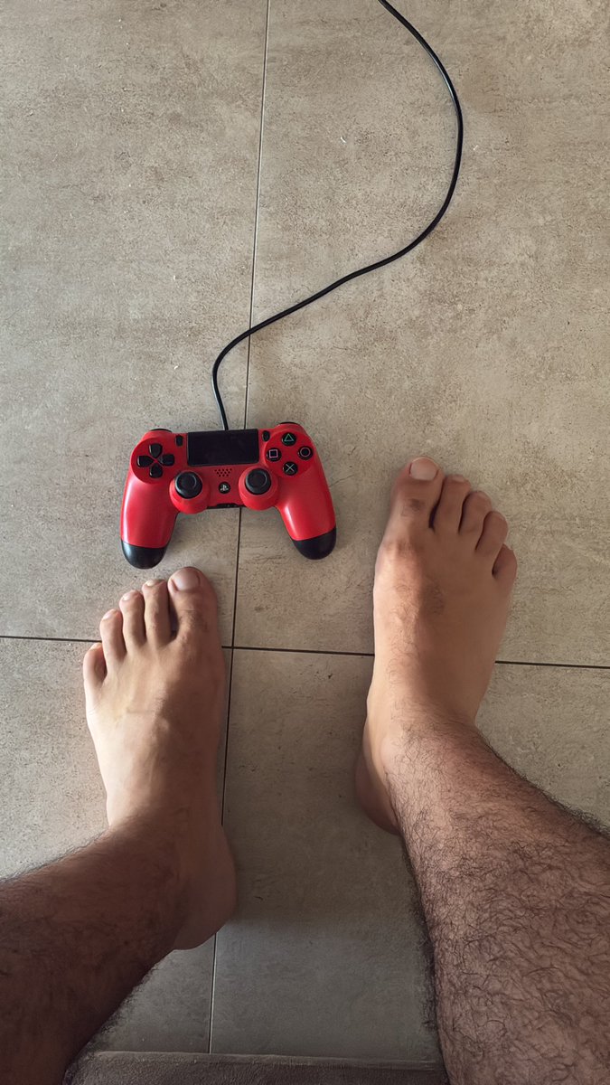 pezudoputo's tweet photo. wanna play? https://t.co/lZGovpiFHd