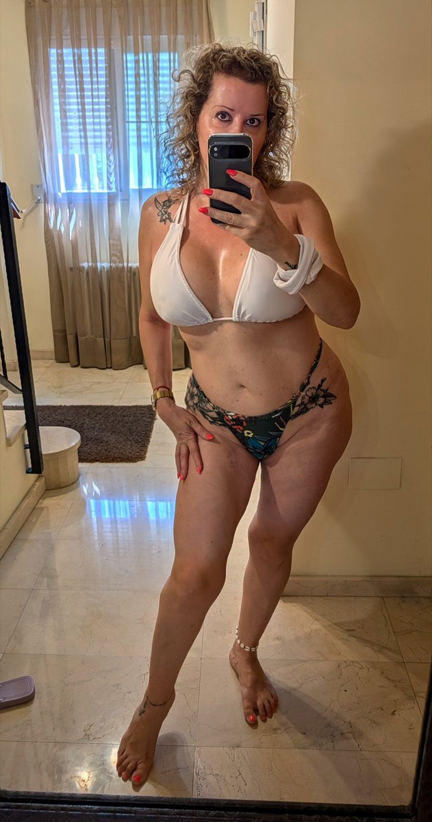 mercy3367's tweet photo. Bikini MILF 👙🔥 https://t.co/NqzBTY4ZhL
