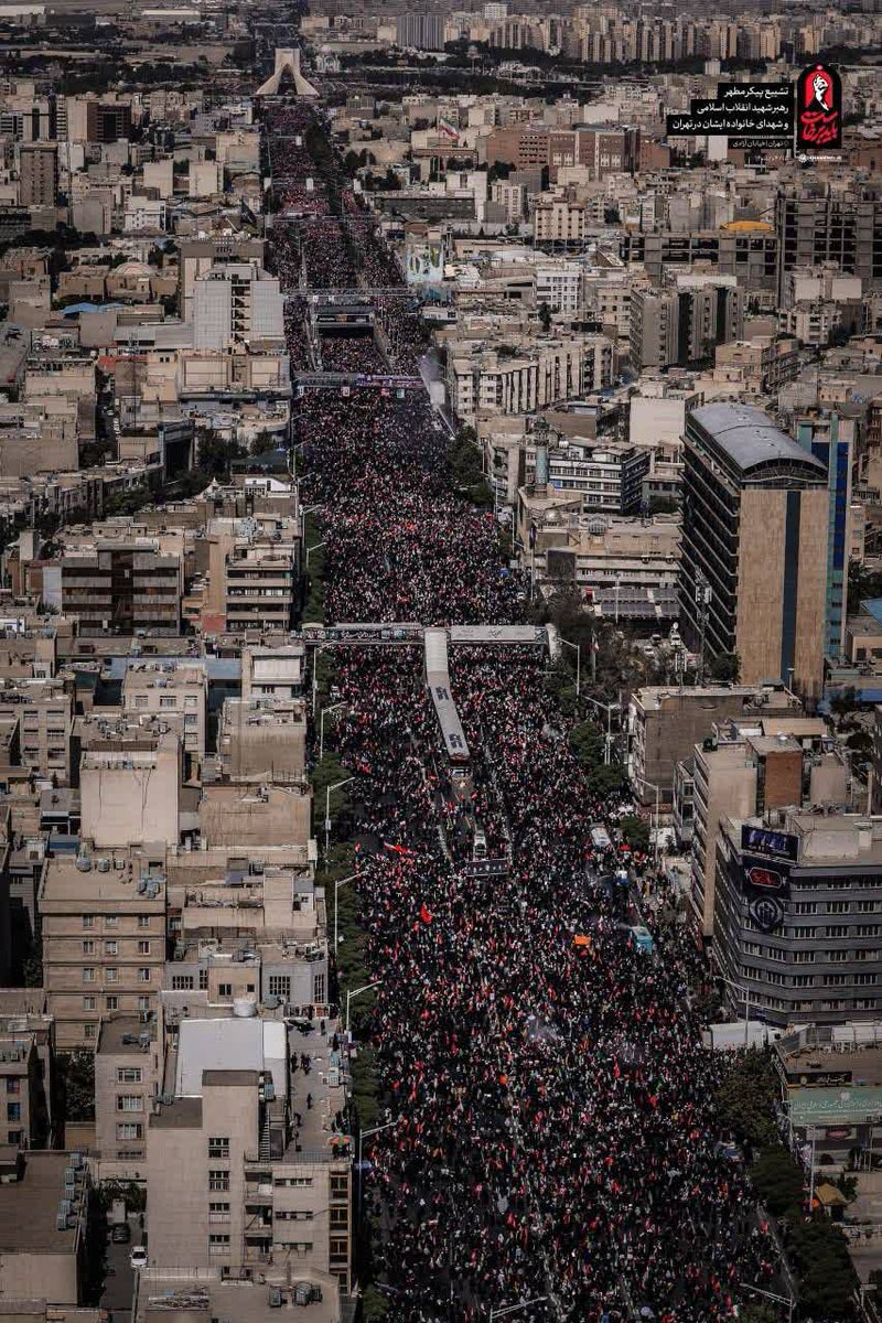 hasanzadee_f's tweet photo. منتظر پایان نظام و سقوط بودید، ولی پایتخت امروز تمدید بیعت کرد. چطوری می‌خواید این جمعیت رو سانسور کنید؟ 😎 https://t.co/MGUQwQoBFB