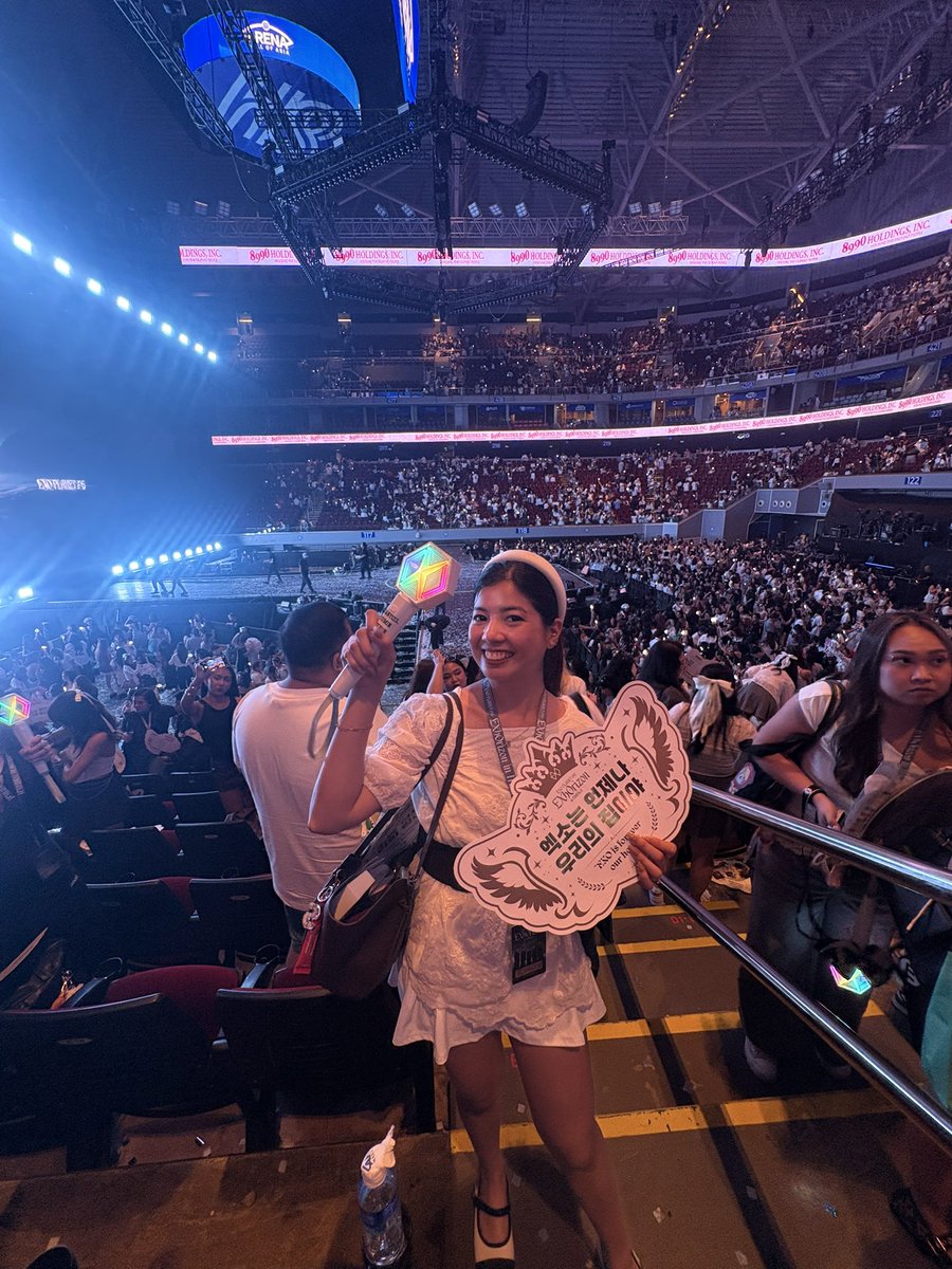 heystellamariz's tweet photo. For the girl who dreamed of this 🫶🏻 
7 years was worth the wait 🥹✨ 
This is for you my friend @jaybetita21 👼🏻☝🏻

#exhorizoninmanila #exoplanet6 @weareoneEXO https://t.co/3a1rXG14e9