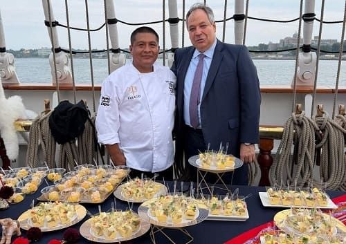 cuevadominguez's tweet photo. Perú brilló en Nueva York a bordo del B.A.P. Unión https://t.co/WKLb1PJga2 https://t.co/tOk3cw1aVq