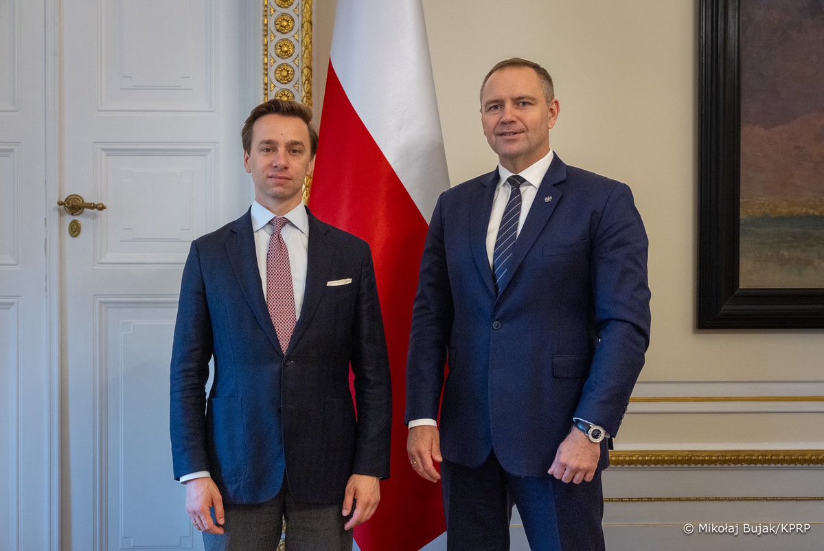 krzysztofbosak's tweet photo. Dziś po południu byłem gościem prezydenta @NawrockiKn. Rozmawialiśmy o relacjach z Ukrainą, obronności, legislacji, polityce krajowej i sytuacji przed szczytem NATO. Dziękuję za poświęcony czas w tak newralgicznym momencie i powodzenia jutro w Ankarze! https://t.co/H2YMsROHyT