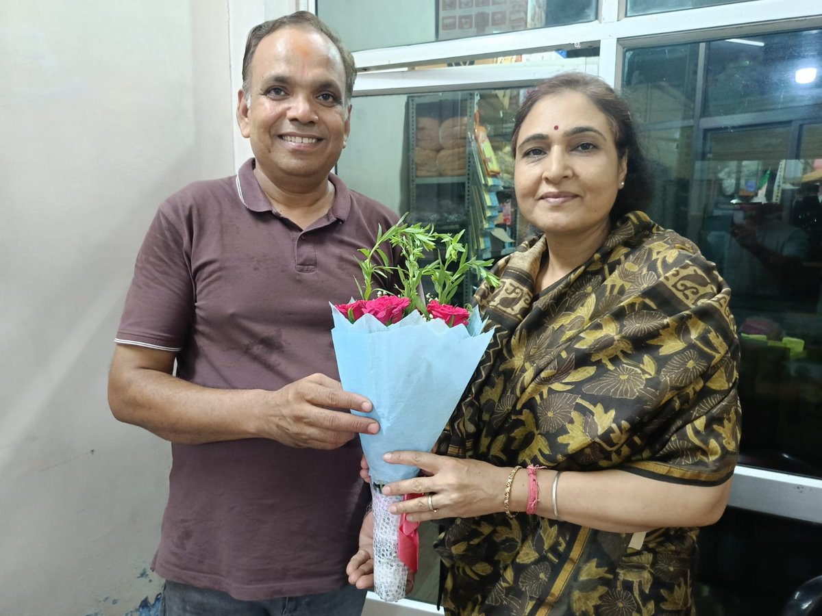 DrArchanaINC's tweet photo. पूर्व सी-स्कीम ब्लॉक अध्यक्ष लोकेश जी एवं वर्तमान सी-स्कीम ब्लॉक अध्यक्ष हेमलता जी को जन्मदिन की हार्दिक शुभकामनाएँ।

ईश्वर से प्रार्थना है कि आप दोनों उत्तम स्वास्थ्य, दीर्घायु एवं सुख-समृद्धि से परिपूर्ण रहें। जनसेवा, संगठन और समाजहित के कार्यों में आप निरंतर सफलता प्राप्त करें तथा आपके जीवन में यश, सम्मान और प्रगति का सतत विस्तार हो।

जन्मदिन की पुनः हार्दिक बधाई एवं शुभकामनाएँ।