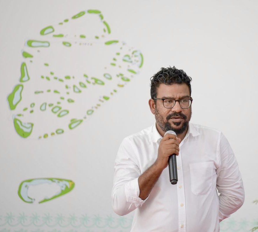 lucasjalyl's tweet photo. އެމްޑީޕީ ކައުންސިލާރސް އެސެމްބްލީގެ ރައީސް ކަމަށް ތުޅާދޫ ކައުންސިލްގެ ރައީސް، އަދި ބ. އަތޮޅުގެ އެންމެ ފަހުގެ އަތޮޅު ކައުންސިލް ރައީސް އަފްރާހް އިންތިހާބުވުމަކީ އަހަރުމެން އަތޮޅުތަކަށް ބާރު ދިނުމަށް ކުރާ ވަކާލާތަށް ލިބުނު ހިތްވަރެއް 💛👏 

ލާމަރުކަޒި ބާރުވެރިކަން ދެންވެސް އަތޮޅުތަކަށް ހޯދައިދޭނީ އެމްޑީޕީ 

އަހަރެންގެ އެންމެ ބޮޑު މަސައްކަތެއް އެމްޑީޕީގަ ކުރާނީ އެކަން ހޯދަން