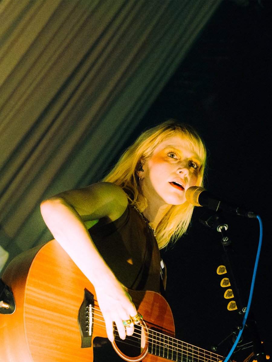 elearor's tweet photo. ★ ego death in glasgow ★

the one &amp; only hayley williams
(photographed by me!!!!!) https://t.co/D9JfslqJ3k