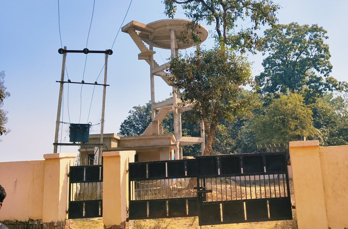 Sadabahar04's tweet photo. @DmMaharajganj महोदय, ग्राम पंचायत Rajauda Panjum, ब्लॉक पनियरा के अंतर्गत जल जीवन मिशन के तहत निर्माणाधीन टंकी अभी तक अधूरा है। कृपया संज्ञान लें। https://t.co/33eWn9LNwf