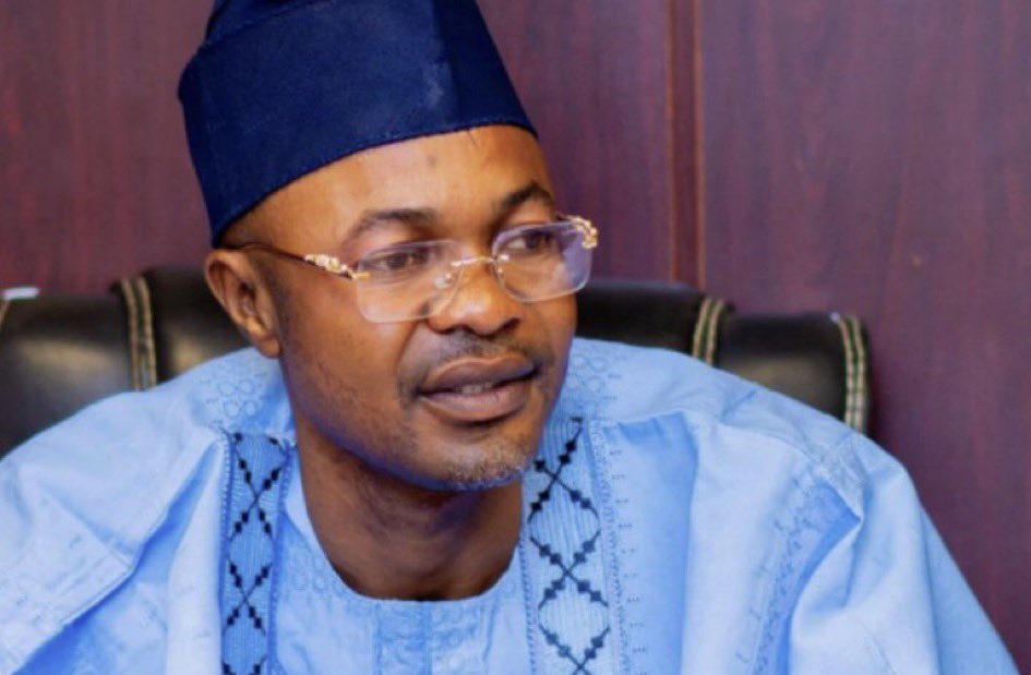instablog9ja's tweet photo. Nigerian police reportedly storm Ogbomoso home of ‘f@ke’ presidential council DG Adeyemi, arrest father https://t.co/TxQJ7lVhPZ