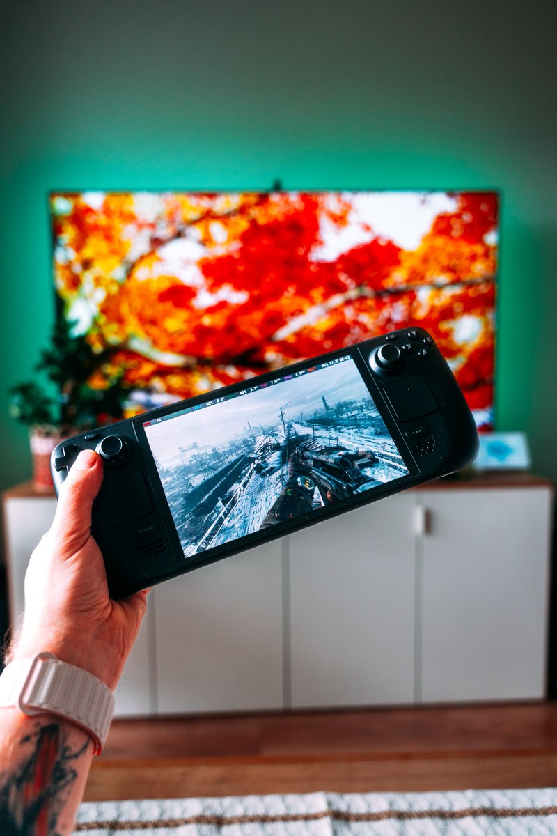 Snik3rs_'s tweet photo. SPRZEDAM
SteamDeck OLED 512GB, zakupiony w lutym 2026 w Media Expert. Stan idealny, mało używany, od nowości folia na ekranie. Pełny zestaw + etui TomToc oraz szkła na ekran 😉 Cena 2500 zł 

proszę o RT 😊 
#giełda #SteamDeck https://t.co/fR6OmdIm8L