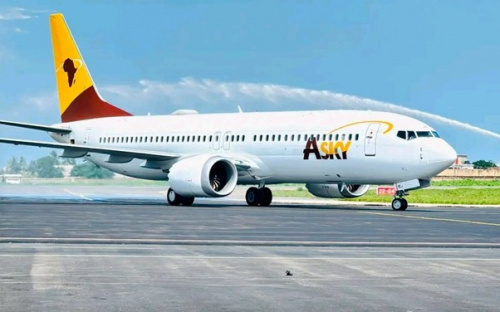 TogoOfficiel's tweet photo. Aéroport de Lomé : Asky acquiert un nouvel avion https://t.co/tNziUUnDE6 https://t.co/6dXqIf1D8d