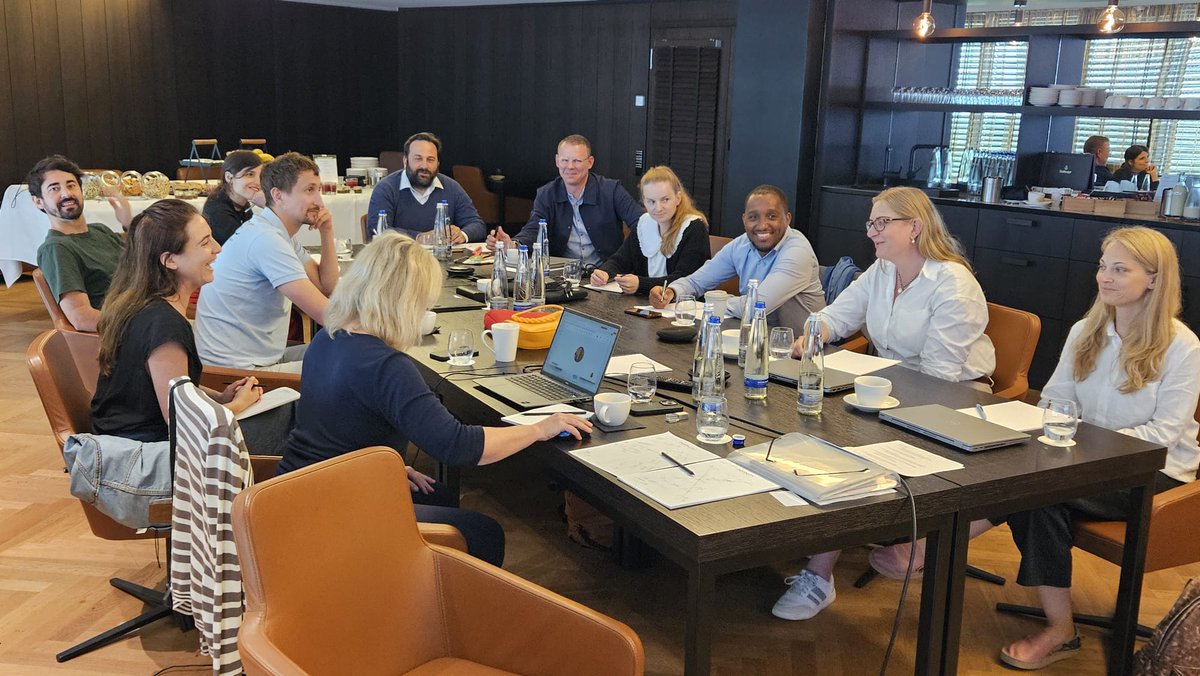 EPIC_photonics's tweet photo. It's always great to take a moment to reflect on the next steps, especially before the summer break!
The entire EPIC team wishes you a wonderful break, and we look forward to seeing you again in September!
#photonics #Networking #EPICTeam https://t.co/jGoPruTCyD