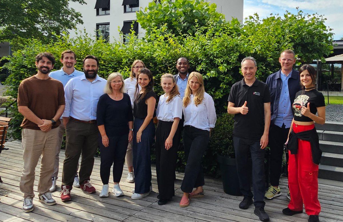 EPIC_photonics's tweet photo. It's always great to take a moment to reflect on the next steps, especially before the summer break!
The entire EPIC team wishes you a wonderful break, and we look forward to seeing you again in September!
#photonics #Networking #EPICTeam https://t.co/jGoPruTCyD