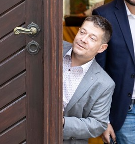 nezvany_host's tweet photo. Malej zákeřnej zamindrákovej pražskej krysařík. https://t.co/wOBqeMyzJz