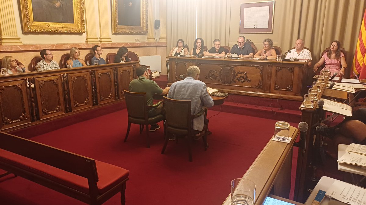 ERCVng's tweet photo. 🏦 Comença la sessió ordinària corresponent al mes de juliol del #PleVNG.
📺Podeu seguir-lo per @canalblau o per X a través de l’etiqueta #plevng.
📄https://t.co/ccagheRNOn https://t.co/ch0iHQr9px