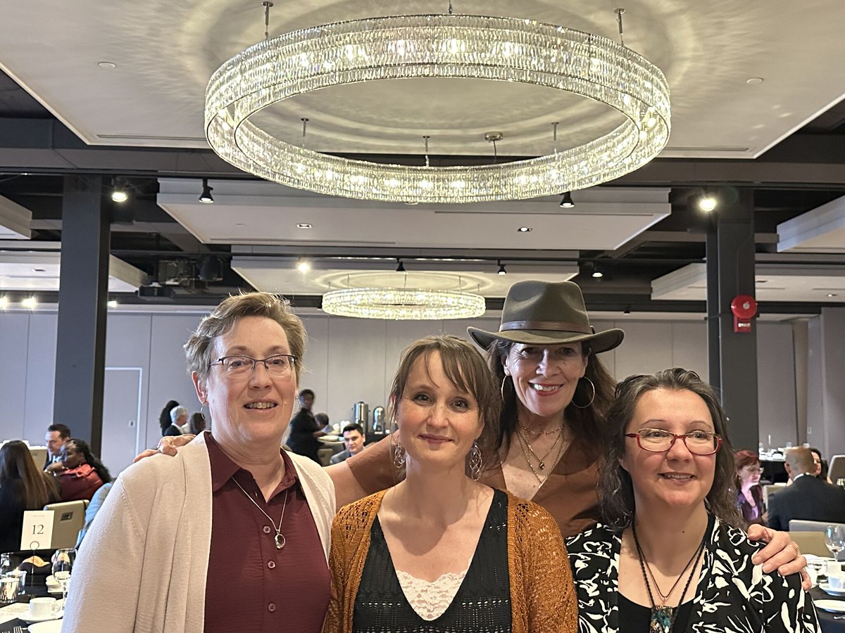 2020SeedLabs's tweet photo. The past few weeks have been a whirlwind for our team!
From the @ISTAseedtesting Meeting in Calgary, to the @csga_acps AGM in Whitehorse, and the Seeds Canada AGM and Seed Analyst Workshop in Saskatoon, we've been on a mission to #neverstopgrowing! https://t.co/7B9P2KLYTO