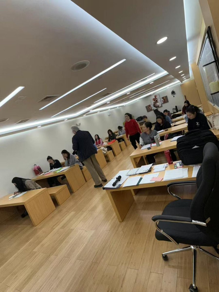 ACC74661's tweet photo. 🚀 New Year, New Journey! 🚀

Our 2025 Free English Class for New Immigrants is officially back! 📚✨

The weather outside is freezing, but nothing can stop the passion of our students! Brainpower is the best way to stay warm. 🔥💪

Cheers to growth! 👇 https://t.co/qjiVHMfUHZ