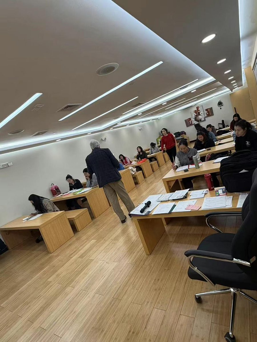 ACC74661's tweet photo. 🚀 New Year, New Journey! 🚀

Our 2025 Free English Class for New Immigrants is officially back! 📚✨

The weather outside is freezing, but nothing can stop the passion of our students! Brainpower is the best way to stay warm. 🔥💪

Cheers to growth! 👇 https://t.co/qjiVHMfUHZ