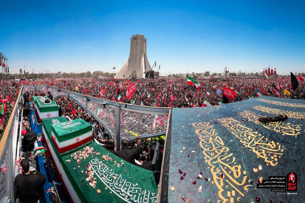 ehsanmzni's tweet photo. از عرش صدای ربنا می‌آید
آوای خوش خدا خدا می‌آید

فریاد که در‌های بهشت باز کنید
مهمان خدا سوی خدا می‌آید https://t.co/KfFizNGqkn