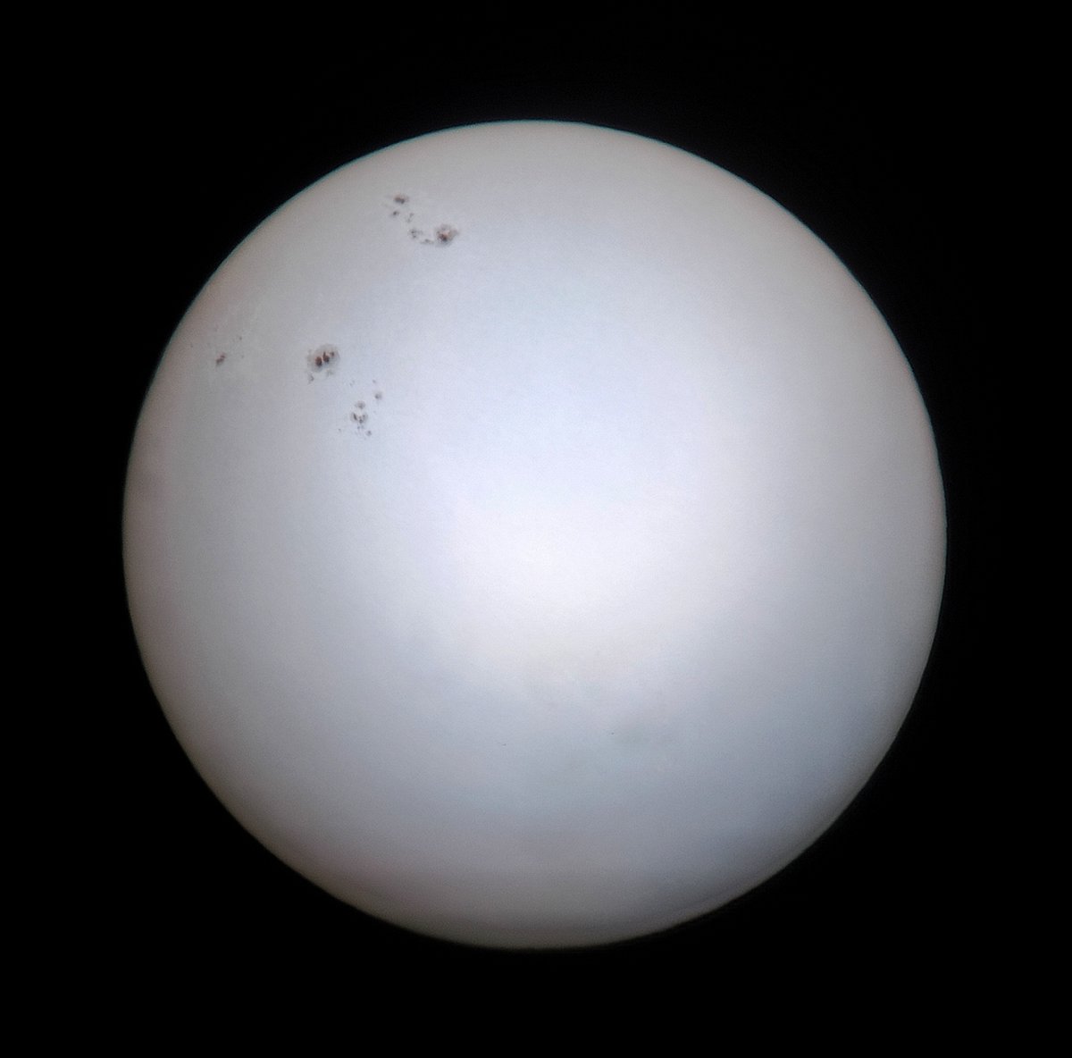 fjsevilla's tweet photo. Algunas fotos de observaciones de este fin de semana del Sol y la Luna https://t.co/sdXQzidLAa