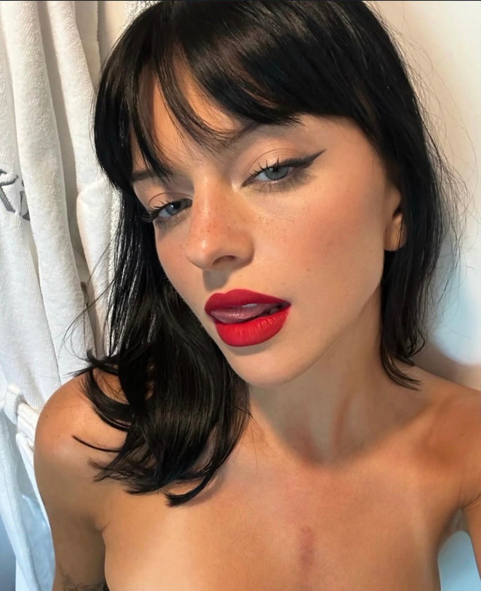 HER0ACDEMY's tweet photo. 𝗔zula 𝗭atara / @effervencez
𝗶𝖽𝖺𝖽𝖾: 20 anos.
𝗹𝖾𝗀𝖺𝖽𝗈: Zatanna Zatara
𝘀𝖾𝗑𝗎𝖺𝗅𝗂𝖽𝖺𝖽𝖾: bissexual.
𝘁𝗎𝗋𝗆𝖺: terceiro ano.
𝗽𝗋𝗈𝗇𝗈𝗆𝖾𝗌: ela/dela. https://t.co/8M9R7Inw2Z